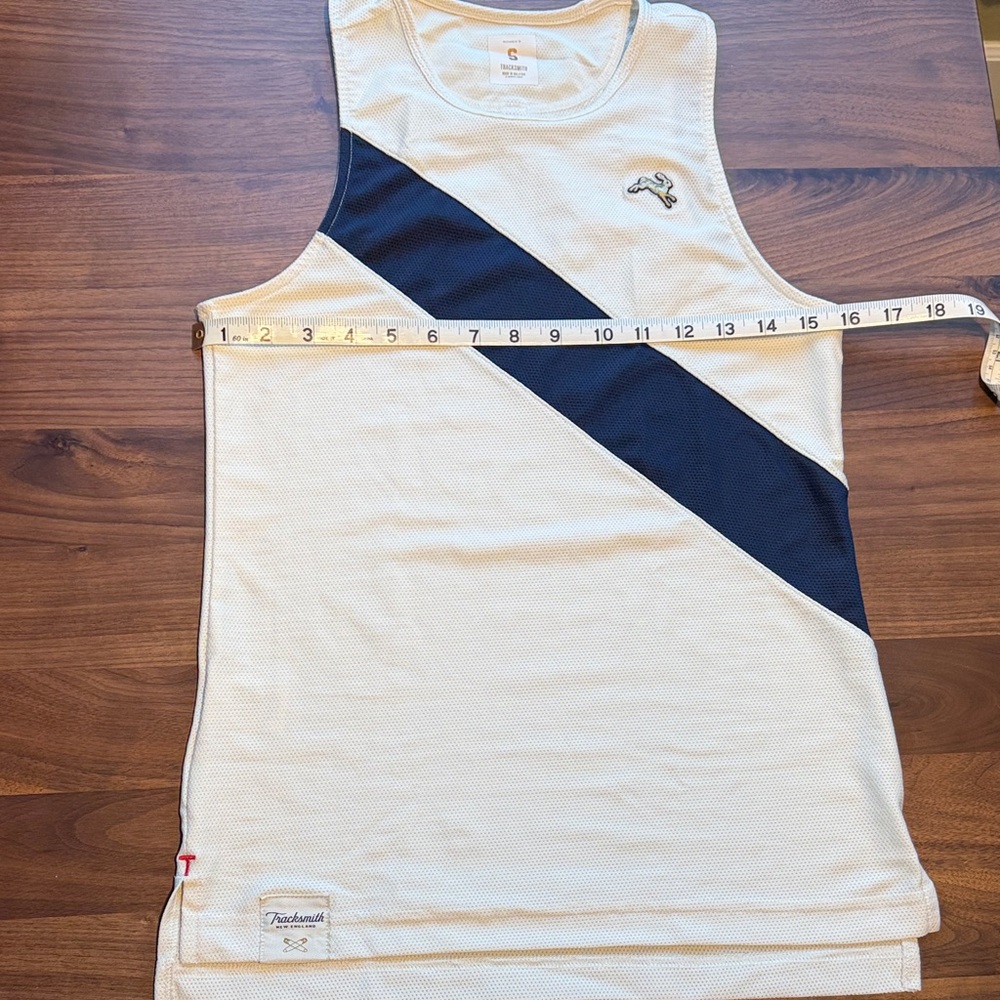 Tracksmith Van Cortlandt tank, hardly used